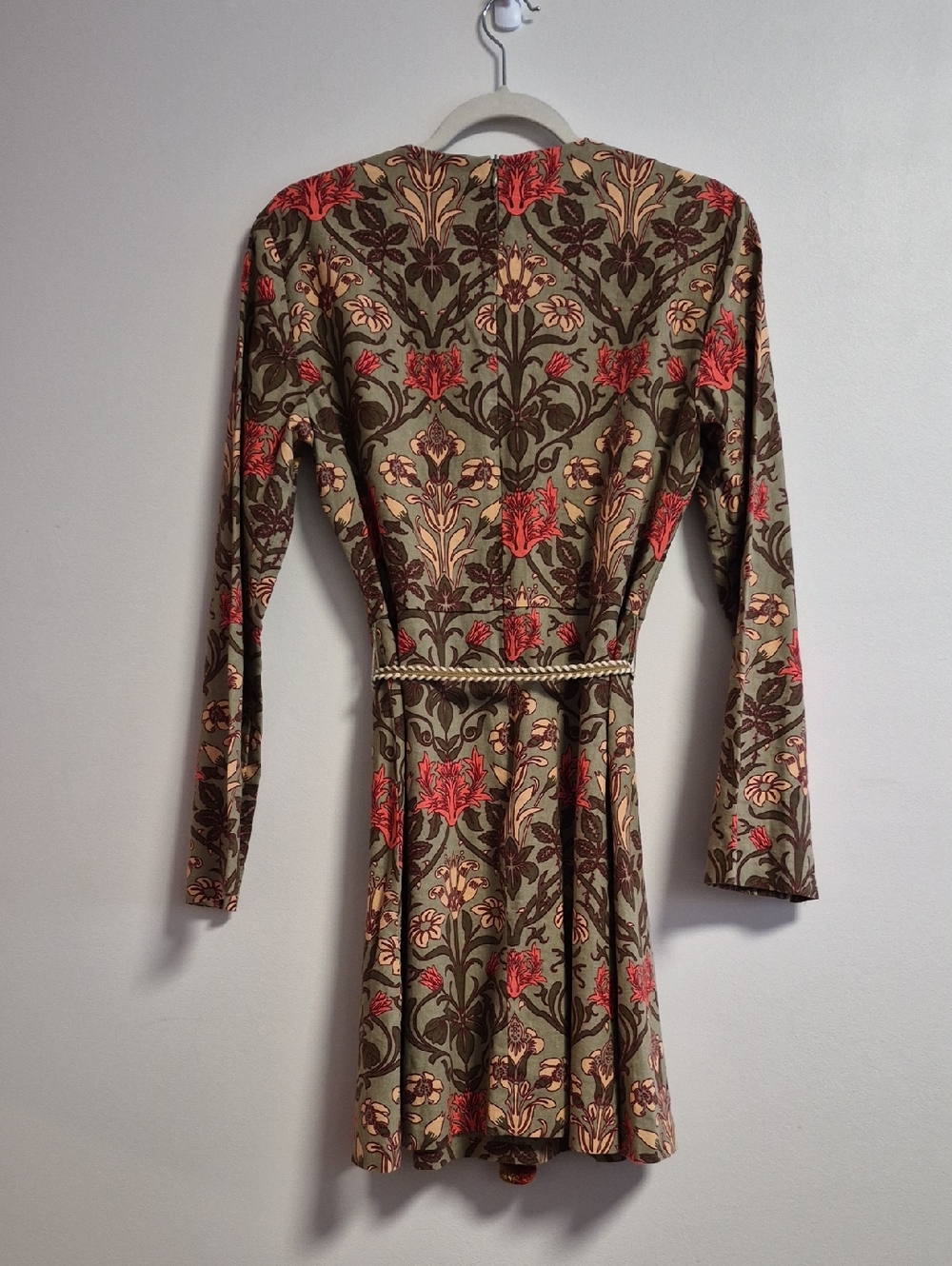 Zara dress - Picture 7 of 9
